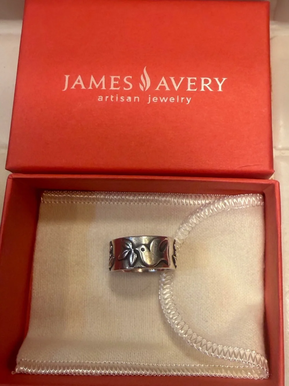 Retired James Avery La Paloma Dove with Olive Branch & Flower Ring Sz 6 + Box - Picture 2 of 9